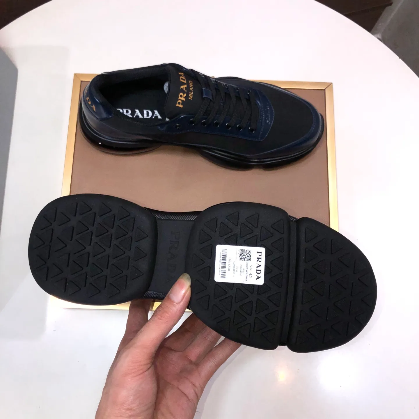 Men's shoes 💰700💰[PRADA] Men's shoes counter hot sale, official website synchronization, 👑Top version ✔️Original cowhide upper + cowhide lining, 1🆚1 replica, original original sole [black/blue/brown 3 colors] 🎯 Material: cowhide surface 🎯 Inner lining: cowhide 🎯 Sole: original molded outsole 🎯 size: Male 38-45 (45 is custom-made and cannot be returned or exchanged)